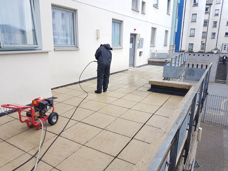 Pavement Cleaning in Edinburgh Terrace Cleaning in Edinburgh